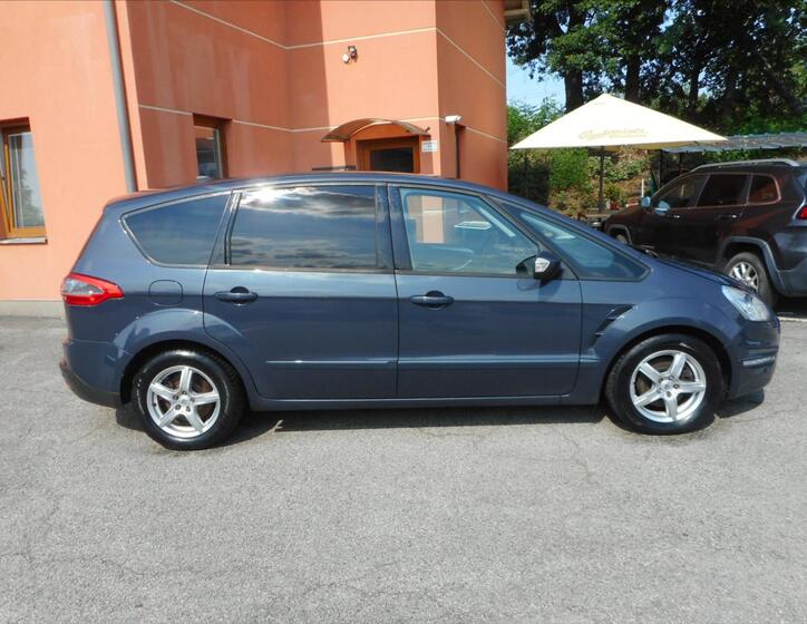 Ford S-MAX 4