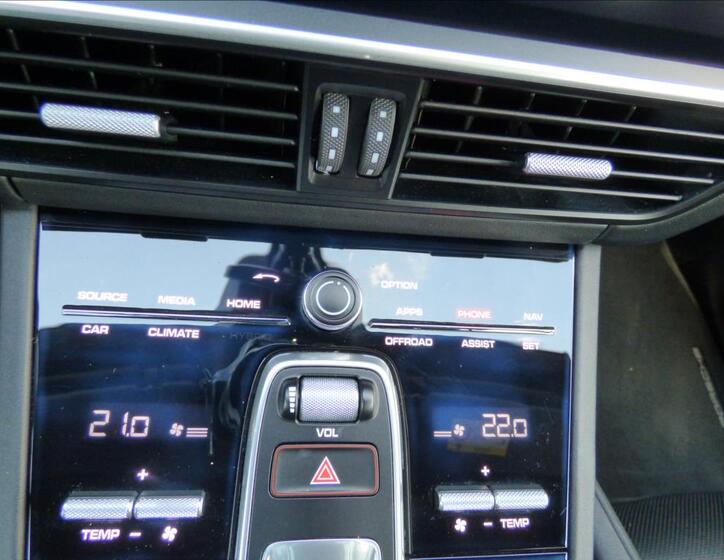 Porsche Cayenne 46