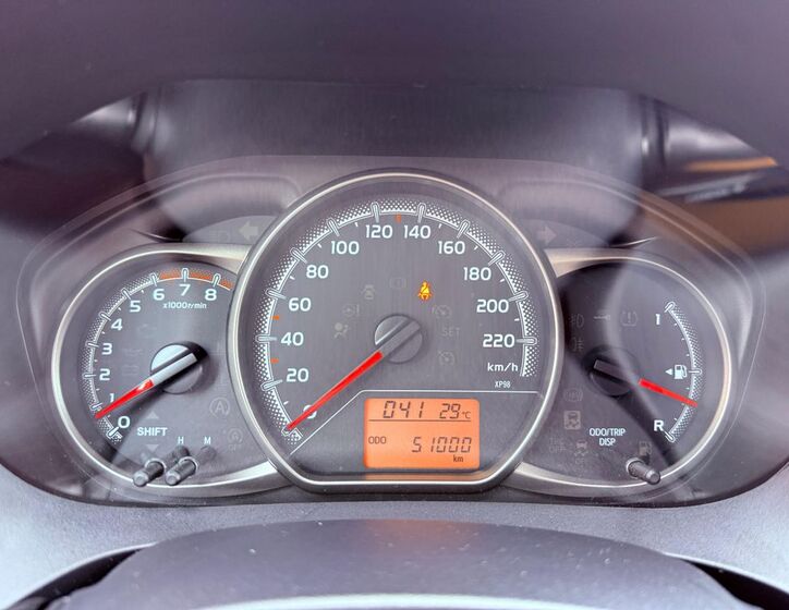 Toyota Yaris 16