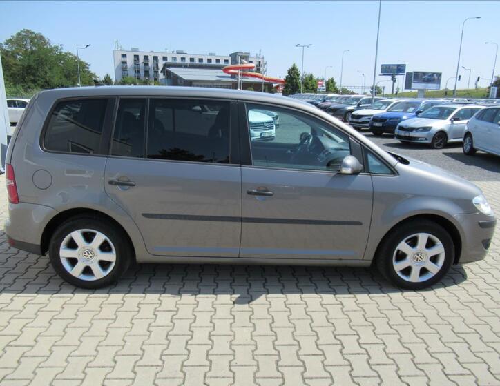 Volkswagen Touran 6