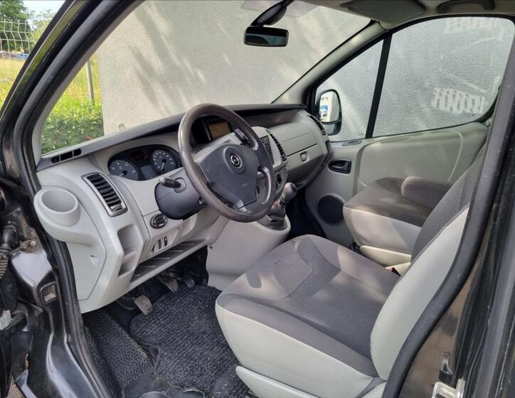 Opel Vivaro 12