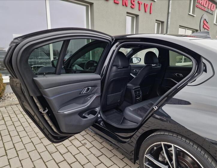 BMW Řada 3 18