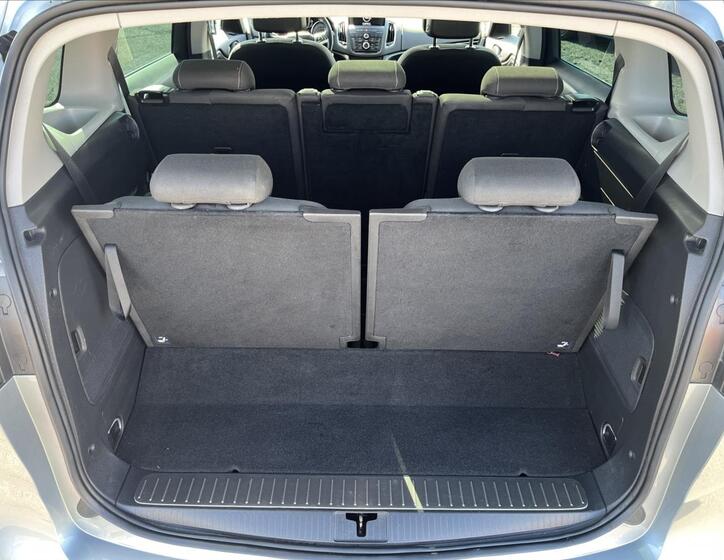 Opel Zafira 22