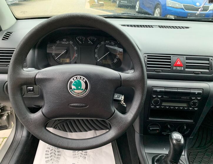 Škoda Octavia 12