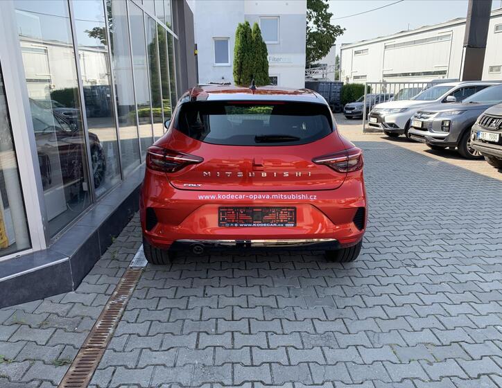 Mitsubishi Colt 5