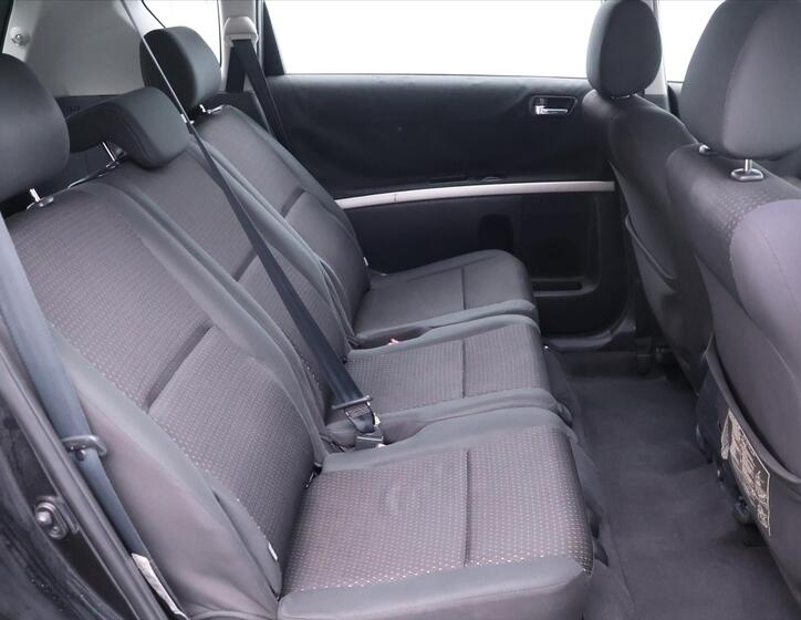 Toyota Corolla Verso 12