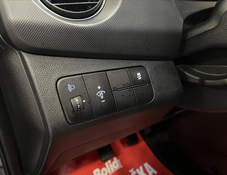 Hyundai i10 15