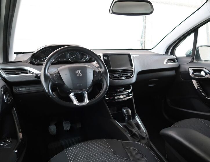 Peugeot 208 16