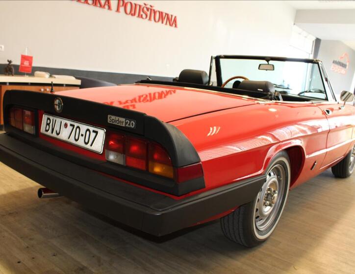 Alfa Romeo Spider 20