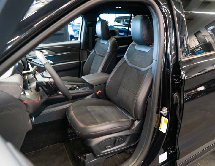 Ford Explorer 15