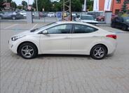 Hyundai Elantra 4