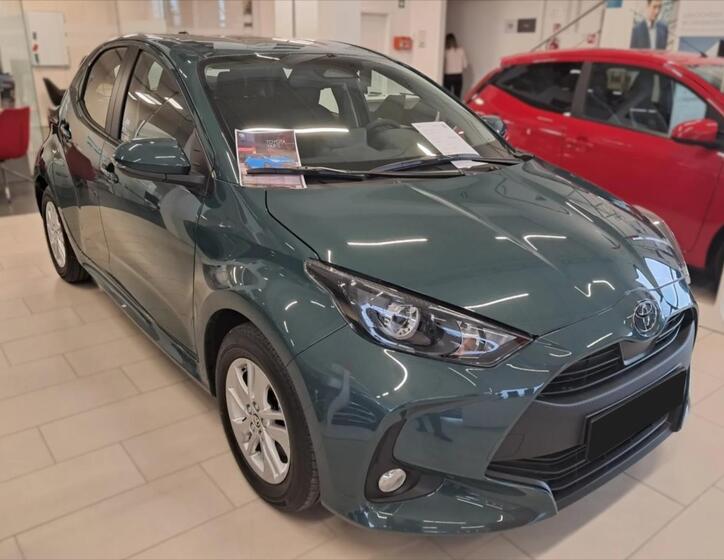 Toyota Yaris 1