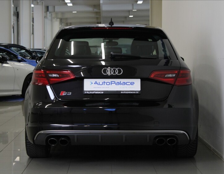 Audi S3 4