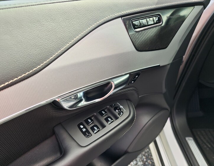 Volvo XC90 10