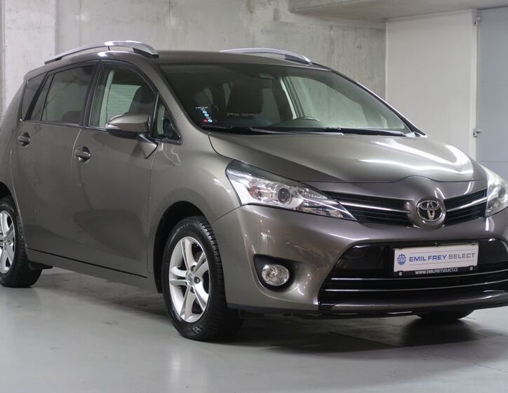 Toyota Verso 3