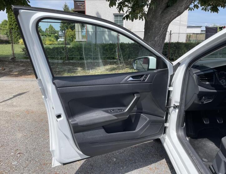 Volkswagen Polo 11