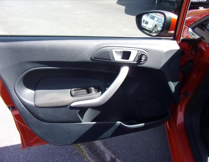 Ford Fiesta 13