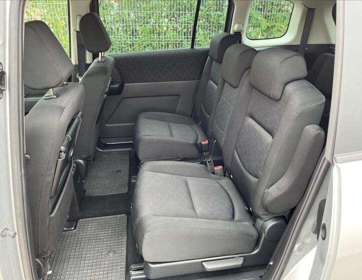 Mazda 5 12