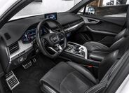 Audi Q7 11