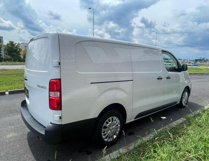 Toyota ProAce 8