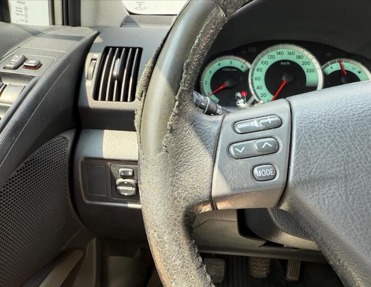 Toyota Corolla Verso 8