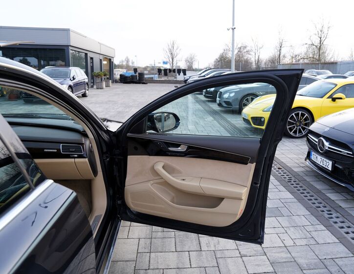 Audi A8 24