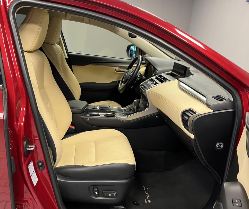 Lexus NX 300h