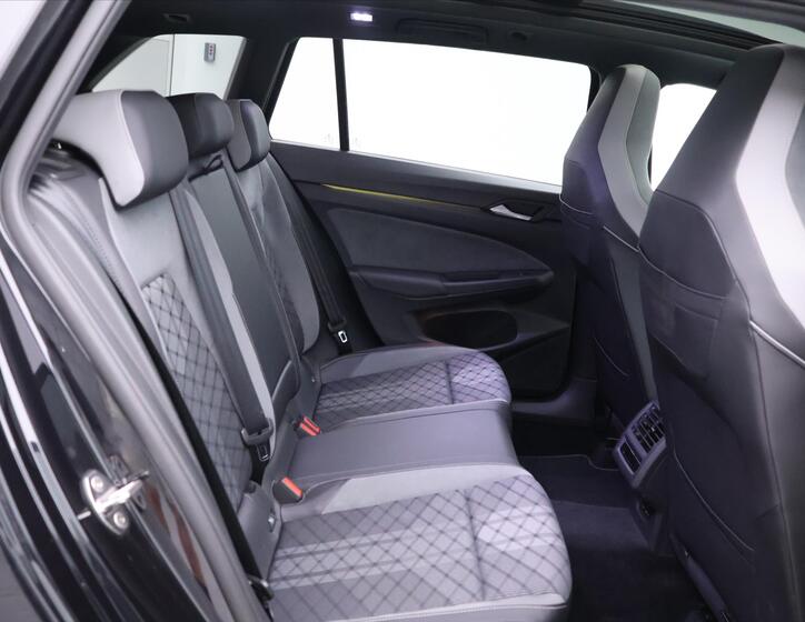 Volkswagen Golf 12