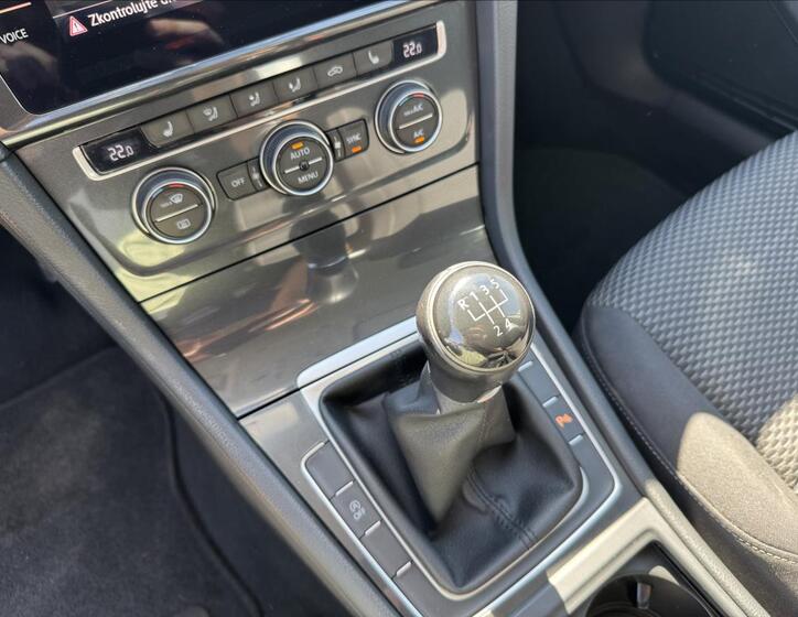 Volkswagen Golf 11