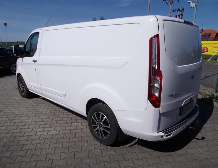 Ford Transit Custom 10