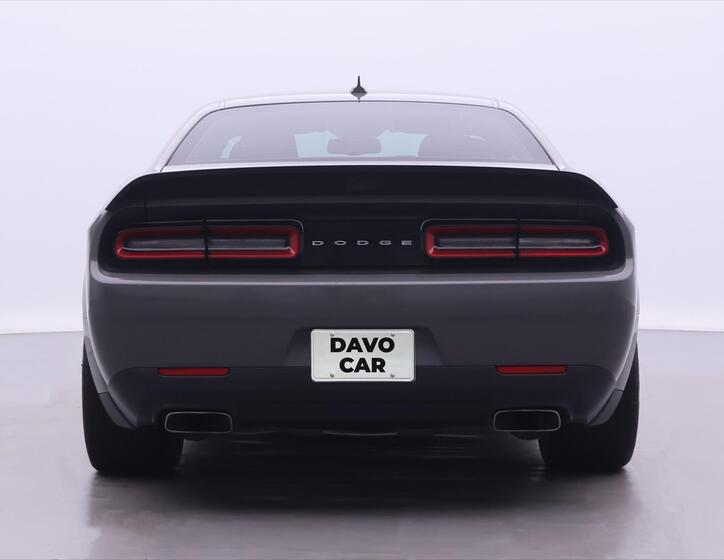 Dodge Challenger 6