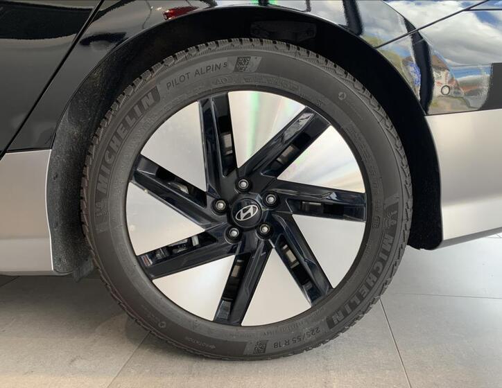 Hyundai Ioniq 6 48