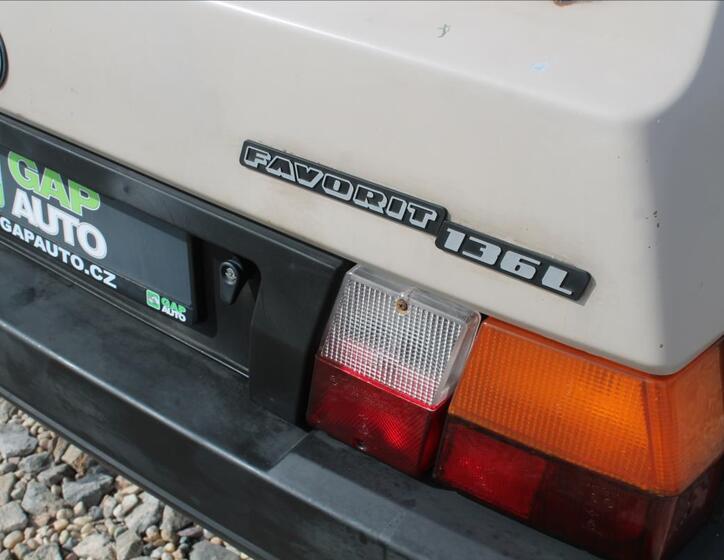 Škoda Favorit 12