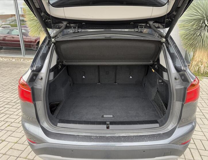 BMW X1 12