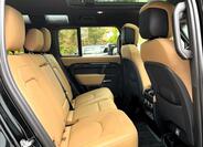 Land Rover Defender 31