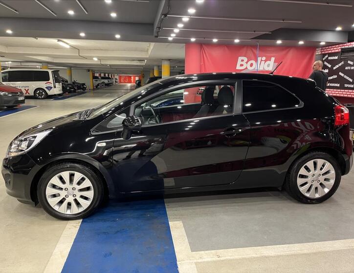 KIA Rio 8