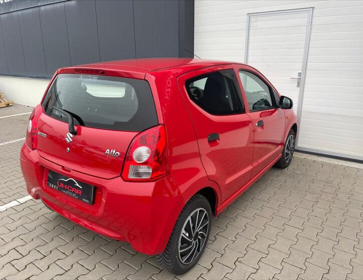 Suzuki Alto 4