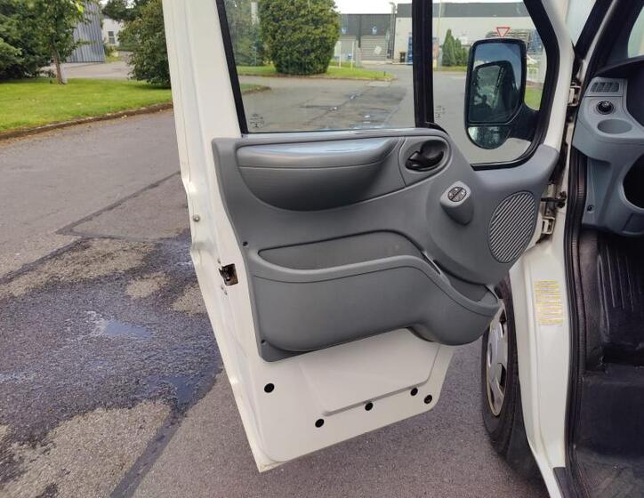 Ford Transit 8
