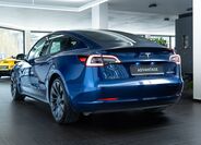Tesla Model 3 4