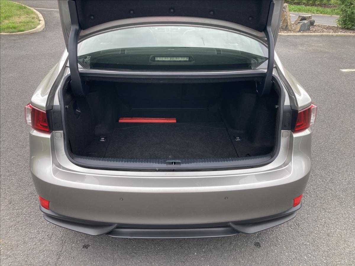 Lexus IS 300h