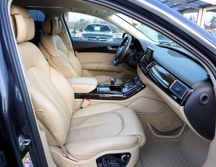 Audi A8 31