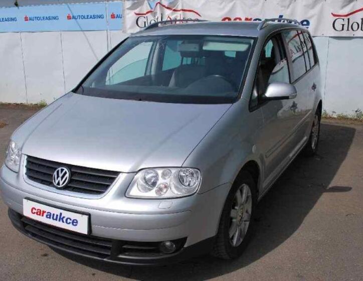 Volkswagen Touran 1
