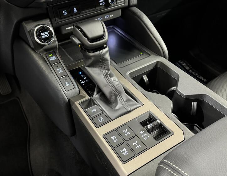 Toyota Land Cruiser 21