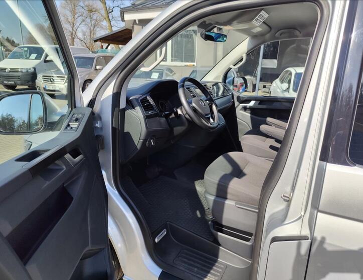 Volkswagen Caravelle 11