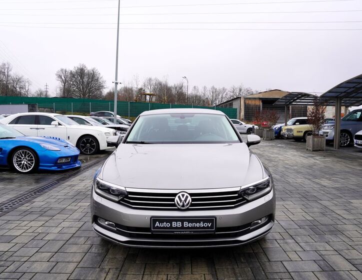 Volkswagen Passat 1