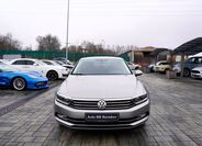 Volkswagen Passat 1