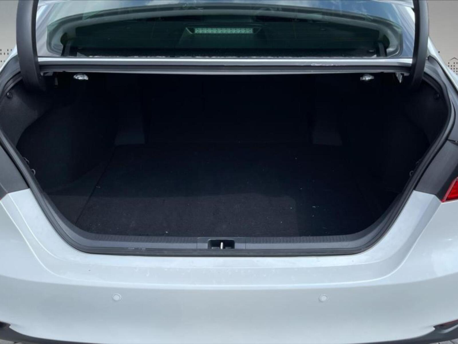 Toyota Camry 8