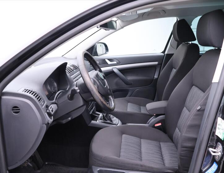 Škoda Octavia 10