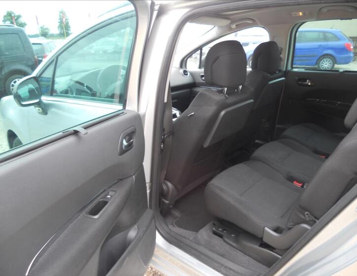 Peugeot 5008 15