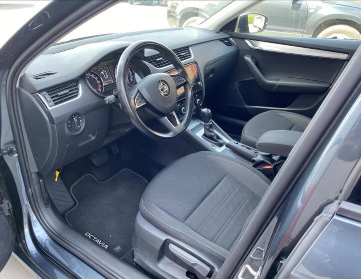 Škoda Octavia 12